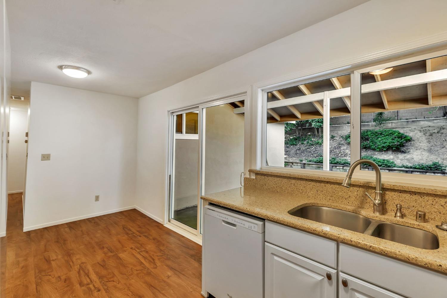 Detail Gallery Image 13 of 36 For 6522 Woodpark Way, Citrus Heights,  CA 95621 - 3 Beds | 2 Baths