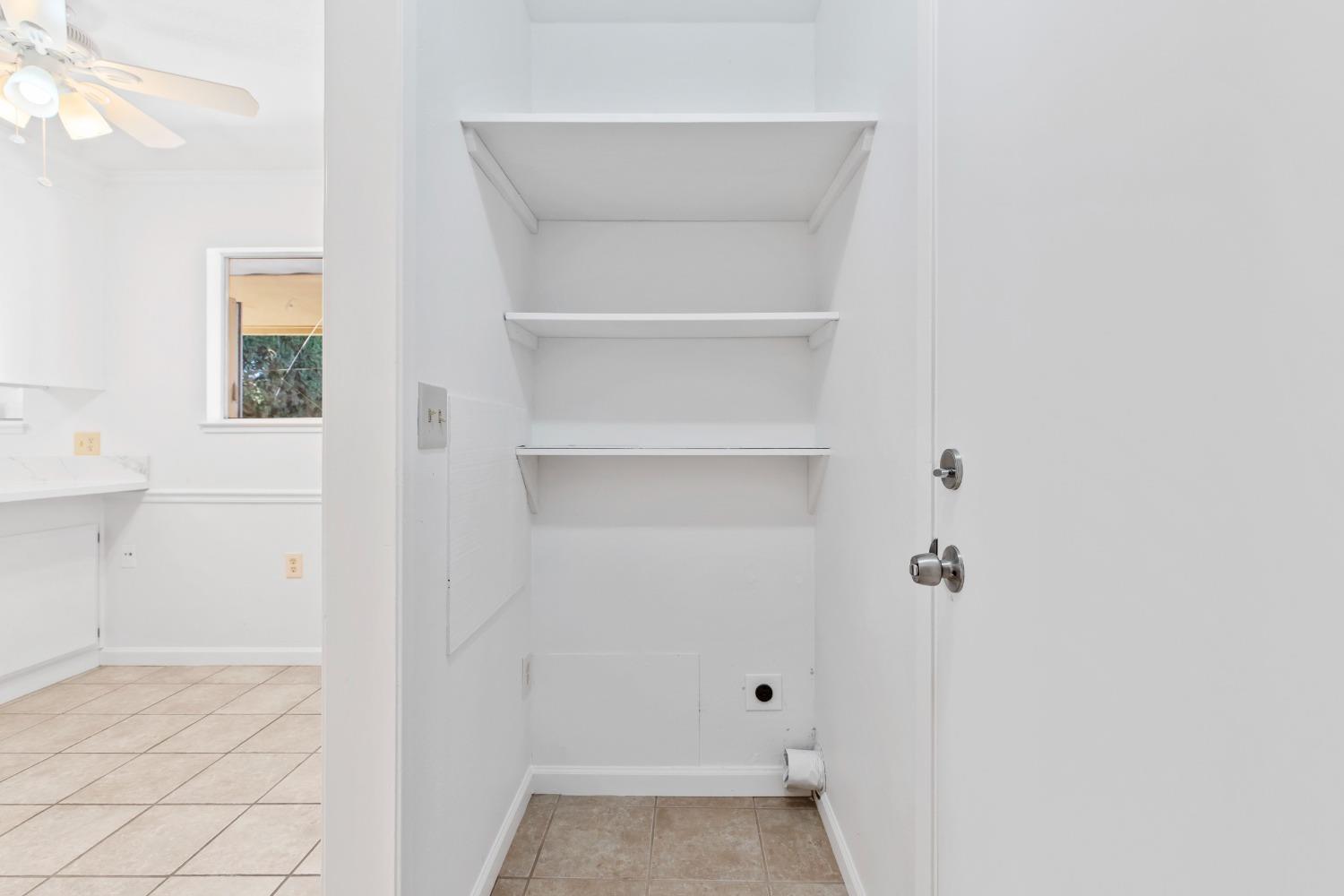 Detail Gallery Image 14 of 42 For 766 Meadowlark Ave, Los Banos,  CA 93635 - 3 Beds | 2 Baths