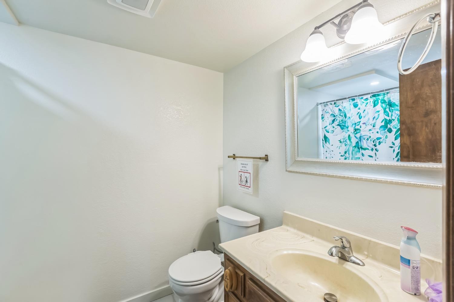 Detail Gallery Image 23 of 52 For 5416 Royal Oaks Dr, Oroville,  CA 95966 - 3 Beds | 2/1 Baths
