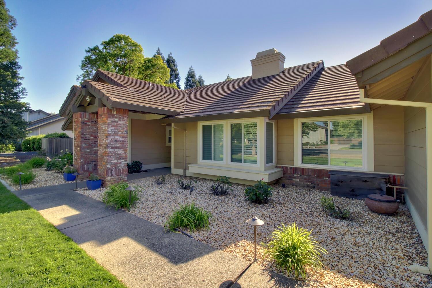 Detail Gallery Image 3 of 76 For 8348 Polo Crosse Ave, Sacramento,  CA 95829 - 5 Beds | 4 Baths
