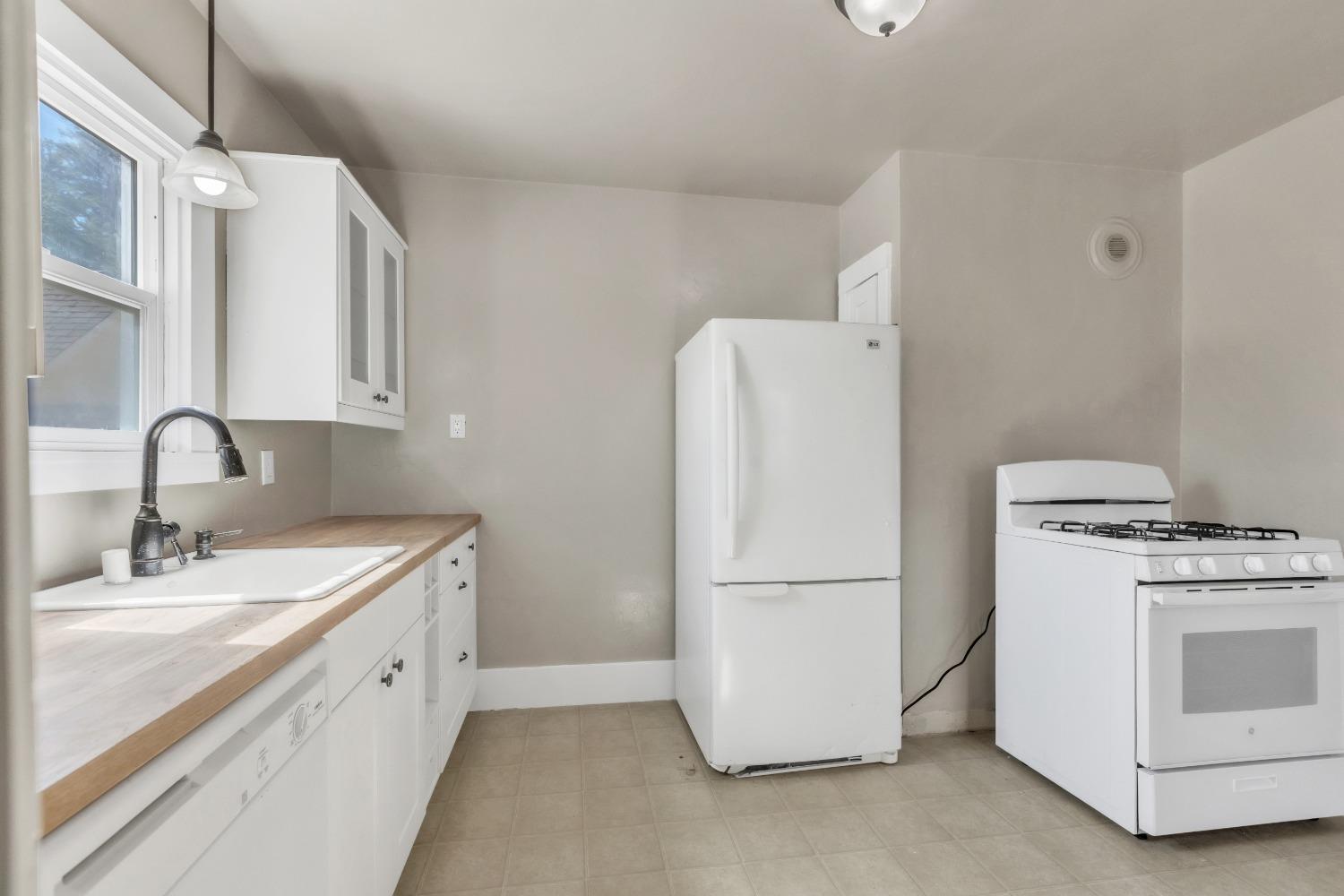 Detail Gallery Image 21 of 42 For 2172 Oakmont St, Sacramento,  CA 95815 - 2 Beds | 1 Baths