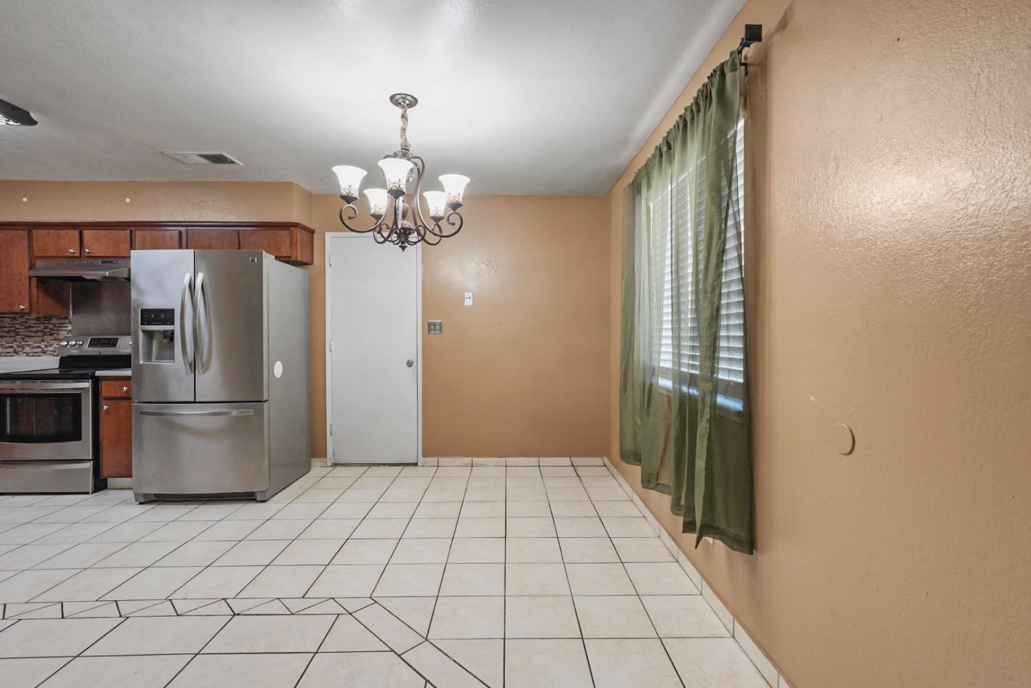 Detail Gallery Image 19 of 34 For 2349 Pinedale Ave, Merced,  CA 95348 - 3 Beds | 2 Baths