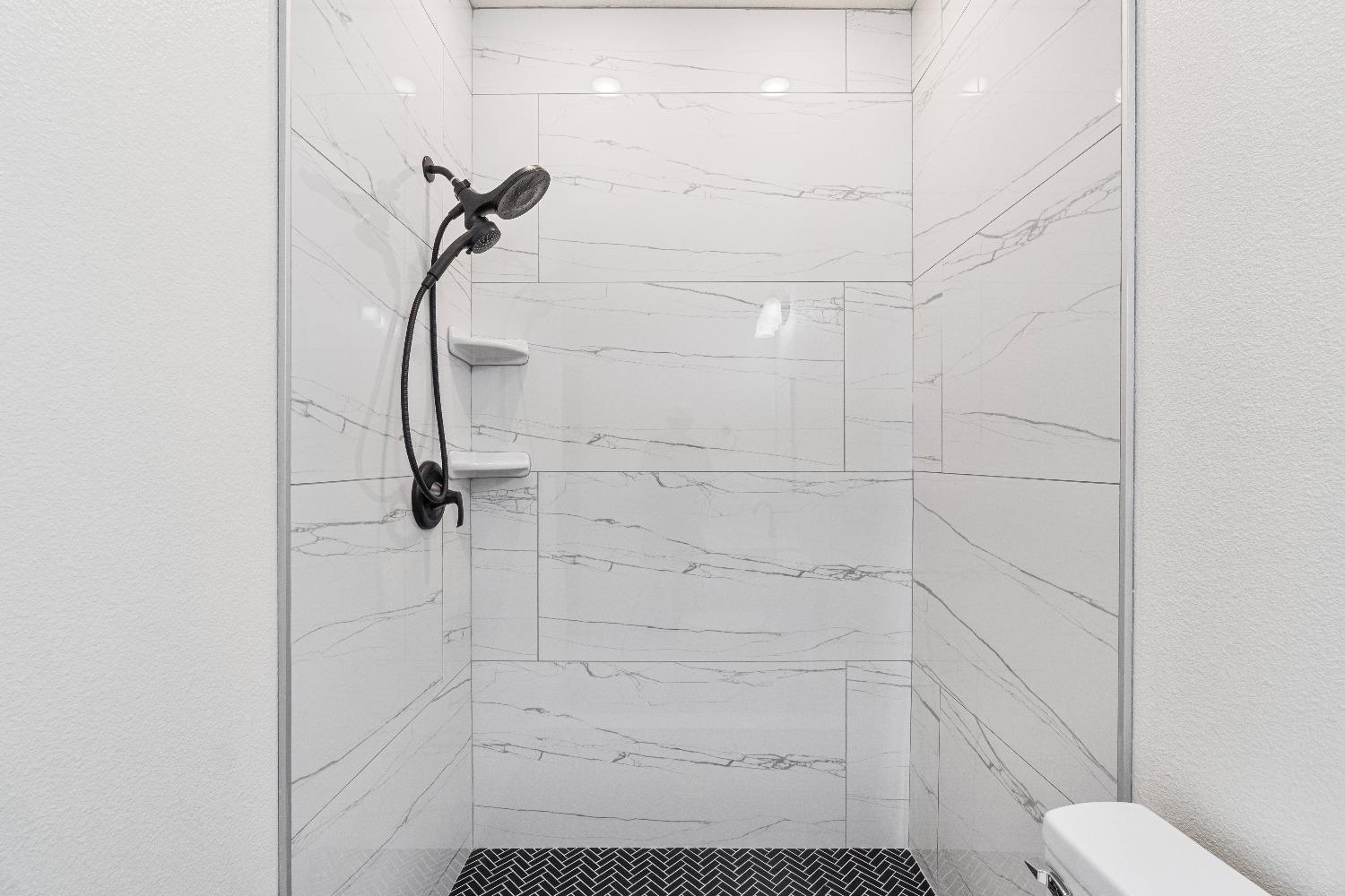 Detail Gallery Image 29 of 39 For 15709 Road 29, Madera,  CA 93636 - 8 Beds | 6 Baths