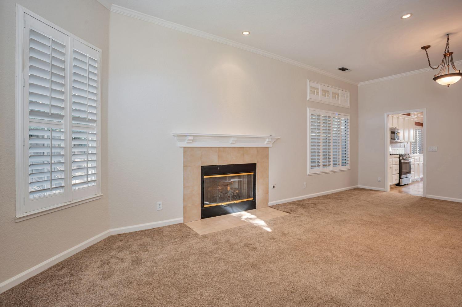 Detail Gallery Image 13 of 47 For 9034 Acorn Ridge Cir, Elk Grove,  CA 95758 - 4 Beds | 2 Baths
