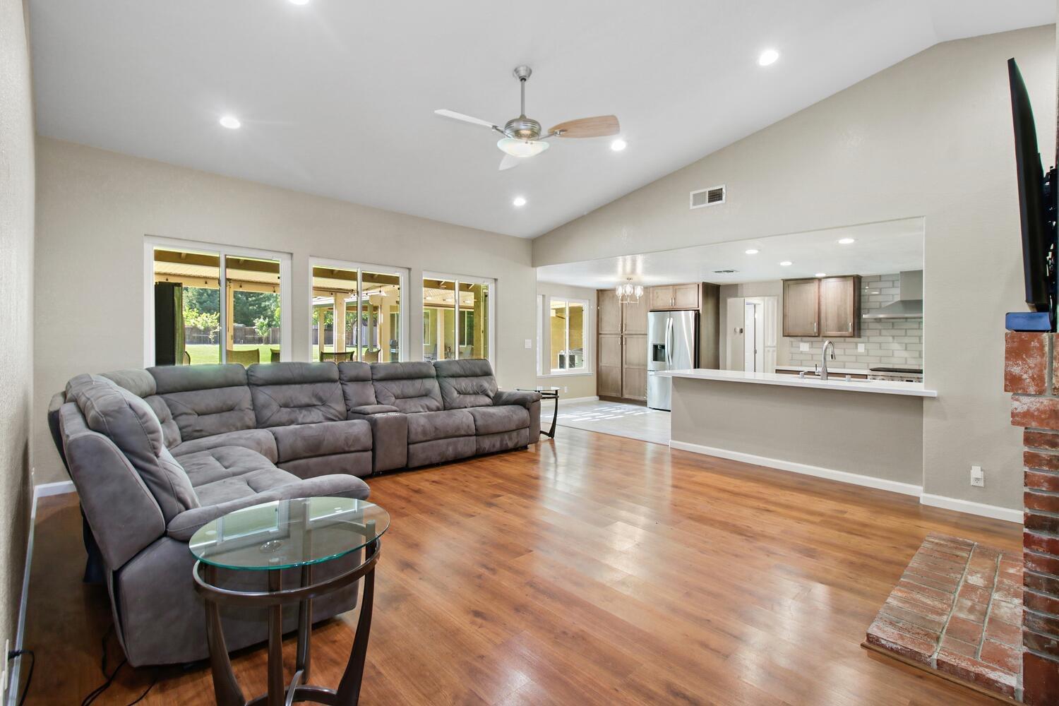 Detail Gallery Image 15 of 76 For 8348 Polo Crosse Ave, Sacramento,  CA 95829 - 5 Beds | 4 Baths