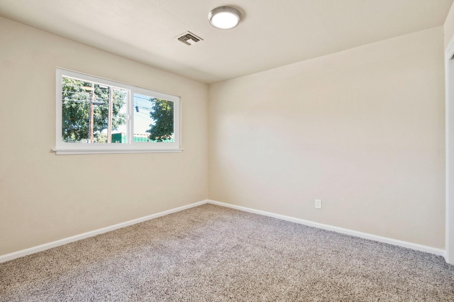 Detail Gallery Image 18 of 33 For 2732 Northglen St, Sacramento,  CA 95833 - 3 Beds | 2 Baths
