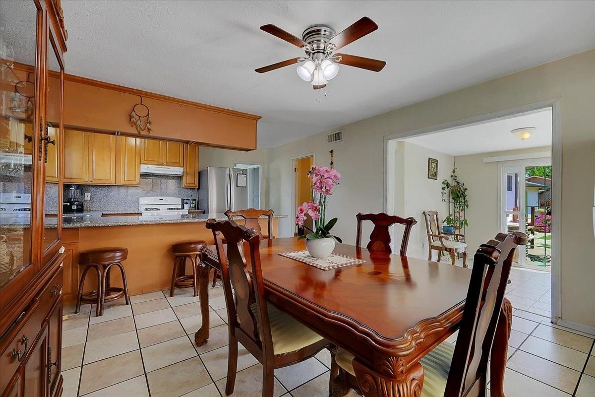 Detail Gallery Image 14 of 47 For 7612 Beth, Sacramento,  CA 95832 - 3 Beds | 2 Baths