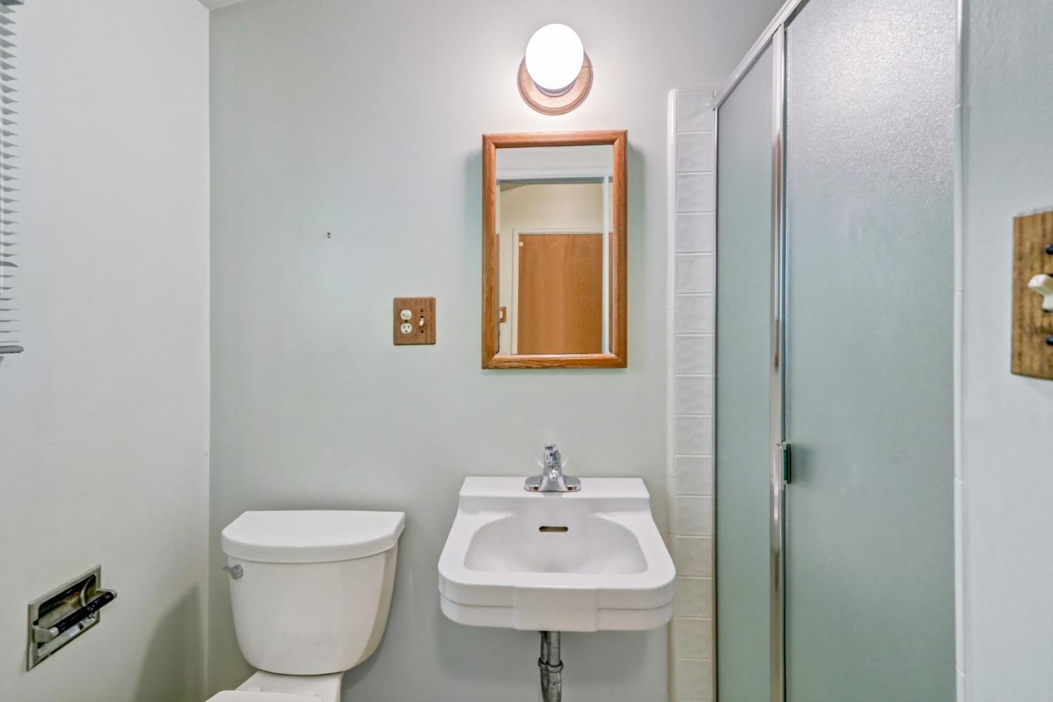 Detail Gallery Image 15 of 27 For 4767 Bowerwood Dr, Carmichael,  CA 95608 - 3 Beds | 2 Baths