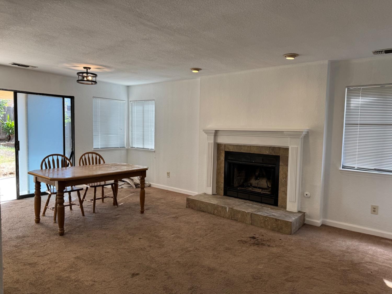 Detail Gallery Image 9 of 21 For 2036 Sheldon Dr, Modesto,  CA 95350 - 4 Beds | 2/1 Baths