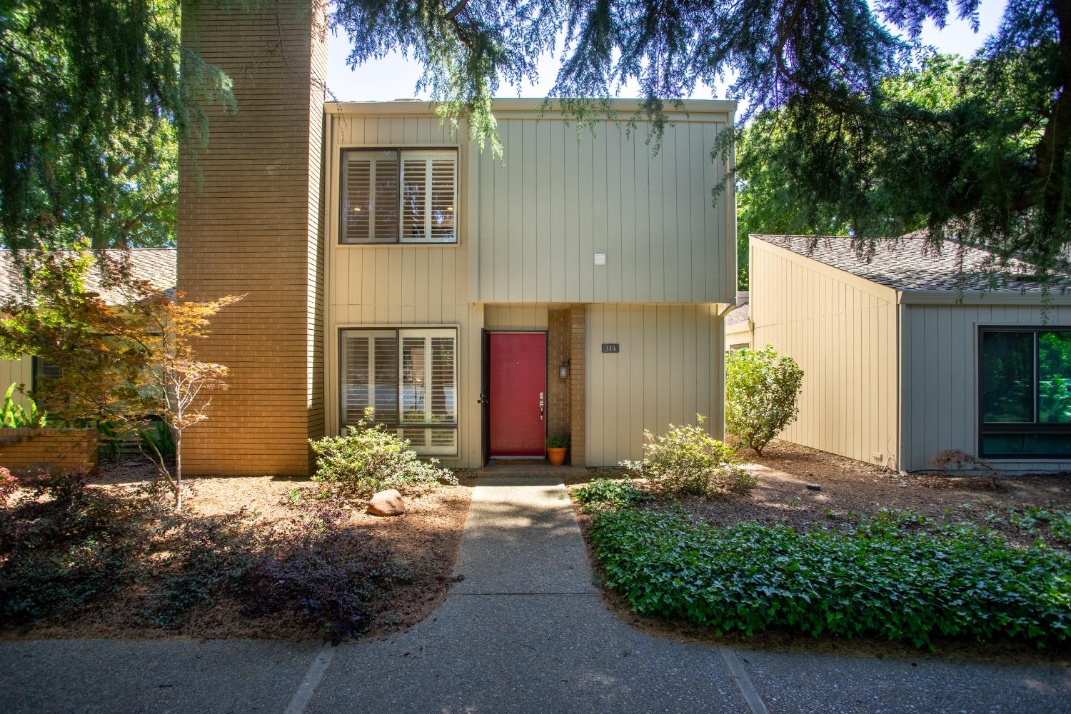 Elmhurst Circle, Sacramento, California image 1