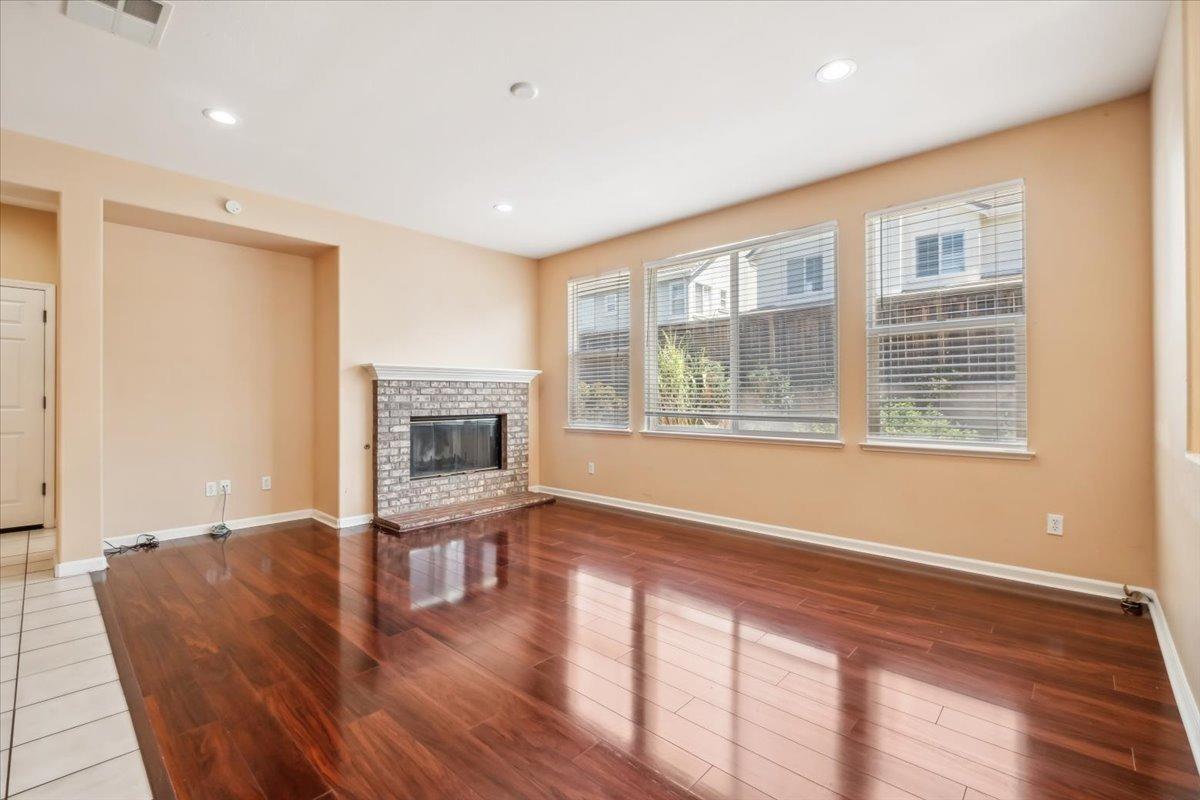 Detail Gallery Image 16 of 45 For 1012 Rock Harbor Pt, Hercules,  CA 94547 - 4 Beds | 4 Baths