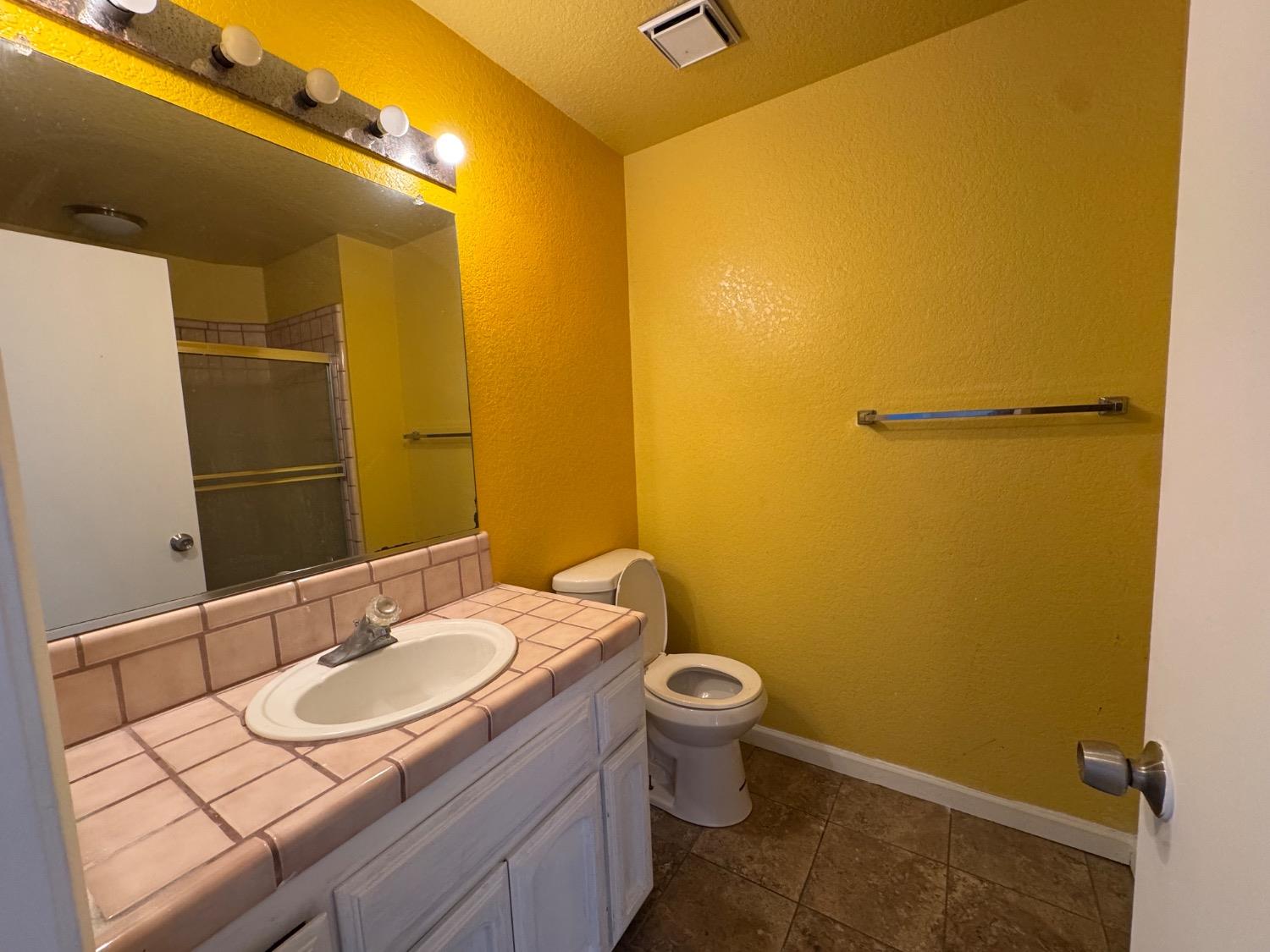 Detail Gallery Image 18 of 21 For 2036 Sheldon Dr, Modesto,  CA 95350 - 4 Beds | 2/1 Baths