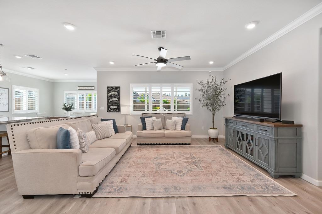 Detail Gallery Image 8 of 61 For 7517 Sobon Ln, Rancho Murieta,  CA 95683 - 4 Beds | 2/1 Baths