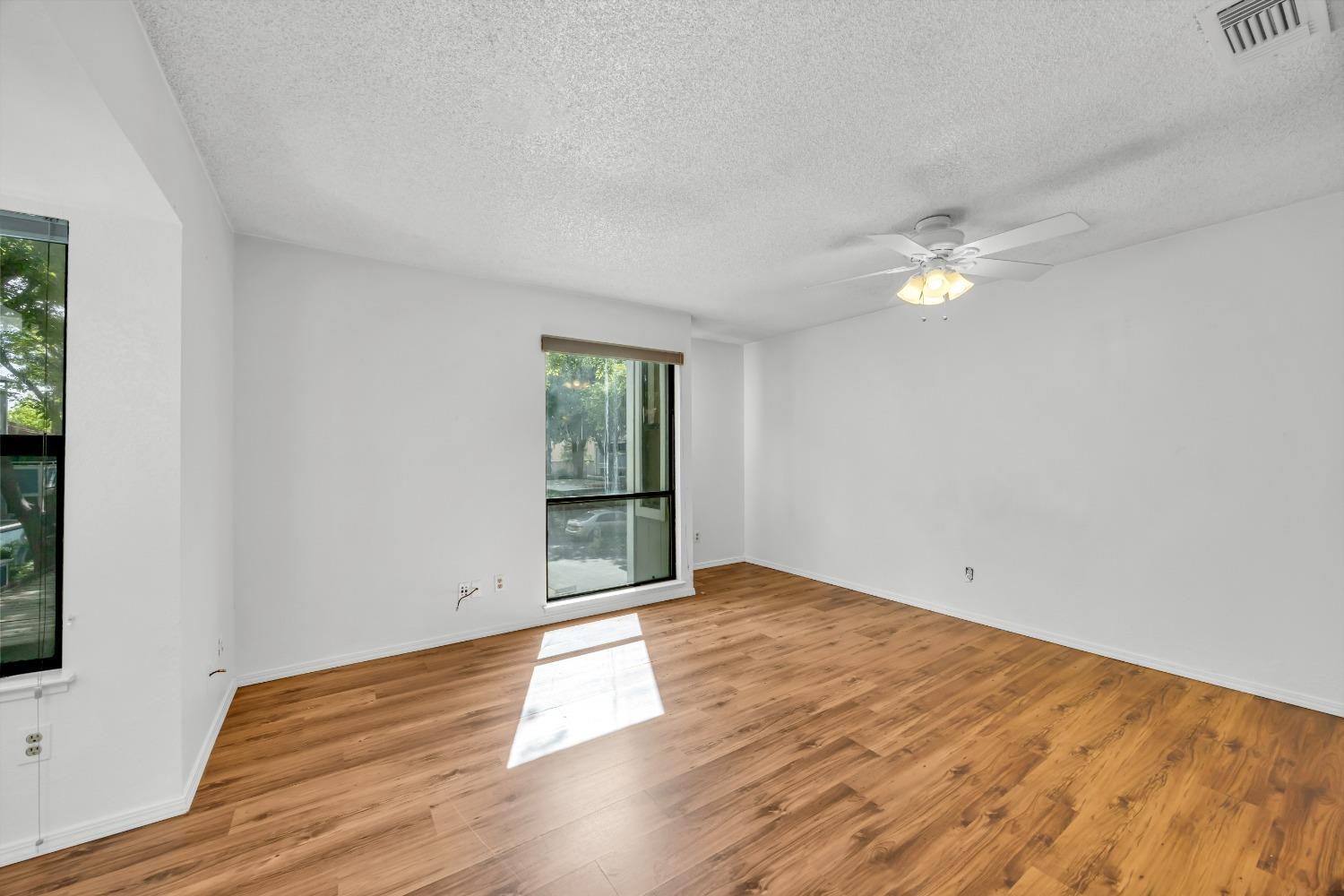 Photo #13: 225058496 Listing: Photo #13