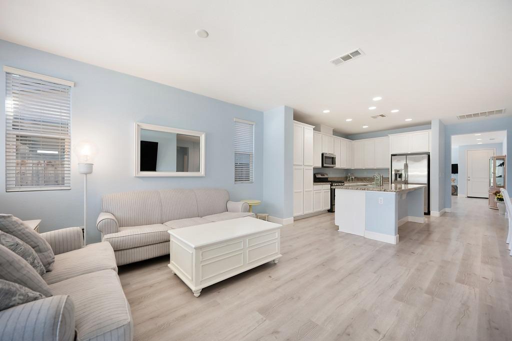 Detail Gallery Image 16 of 30 For 4869 Tusk Way, Elk Grove,  CA 95757 - 3 Beds | 2 Baths