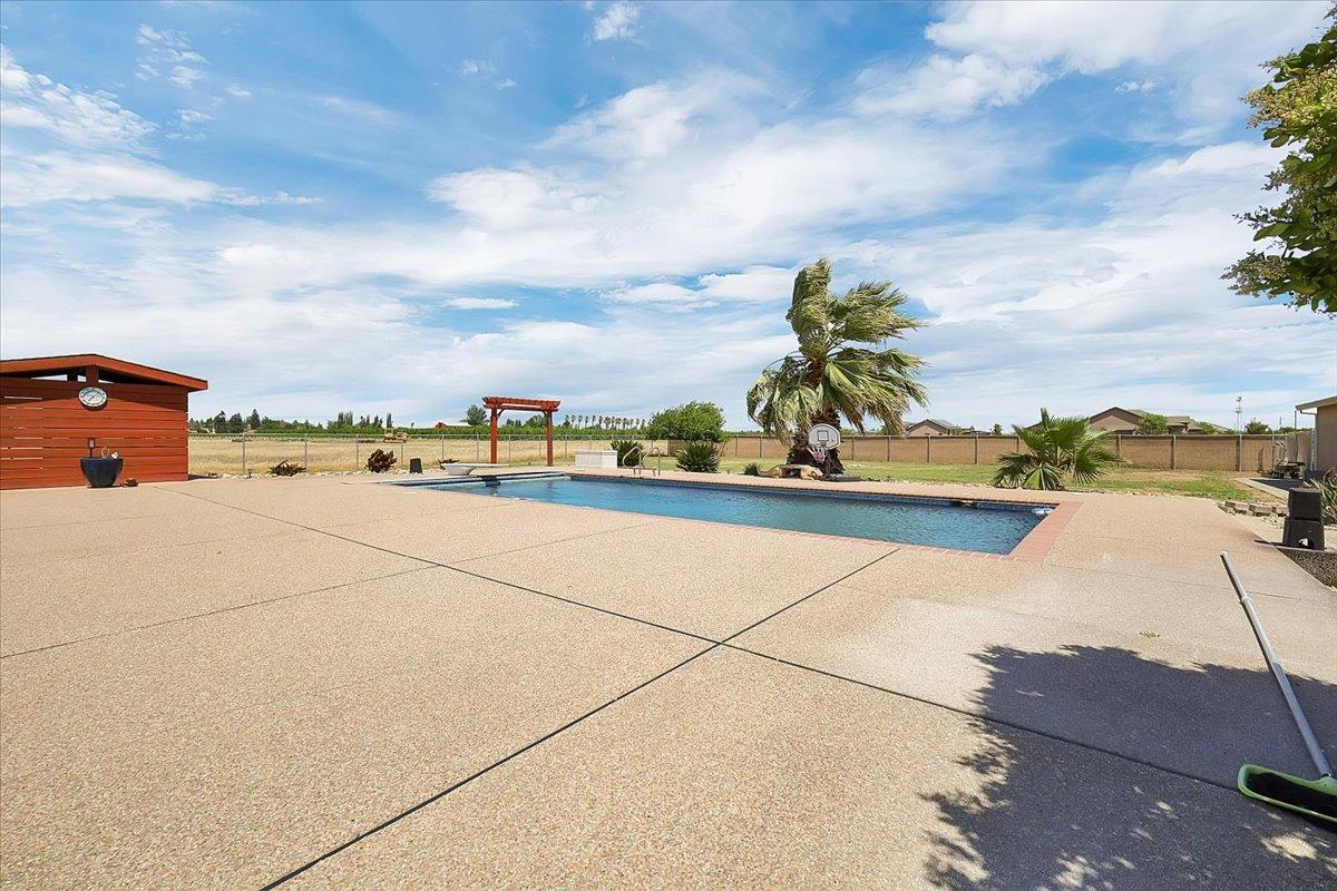 Detail Gallery Image 72 of 99 For 1721 Starr St, Yuba City,  CA 95993 - 5 Beds | 3 Baths