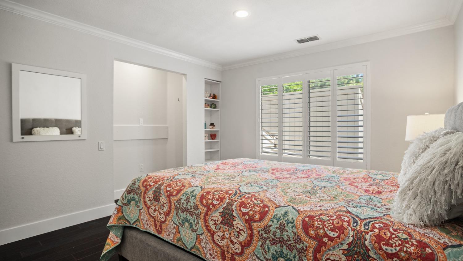 Elmhurst Circle, Sacramento, California image 42