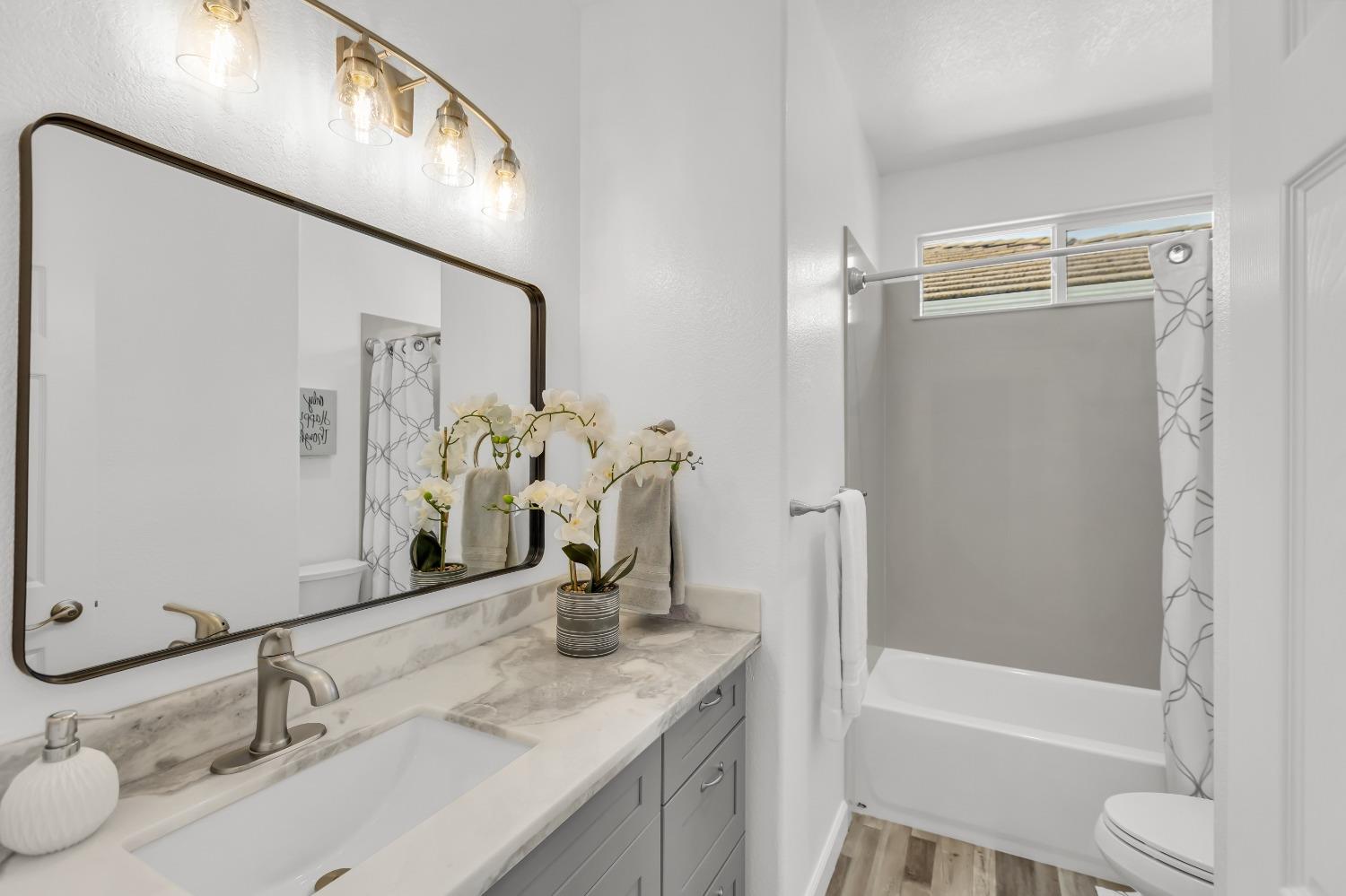 Detail Gallery Image 39 of 68 For 5409 Friesian Way, Elk Grove,  CA 95757 - 4 Beds | 2/1 Baths