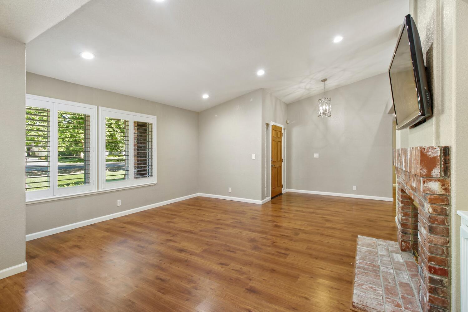 Detail Gallery Image 11 of 76 For 8348 Polo Crosse Ave, Sacramento,  CA 95829 - 5 Beds | 4 Baths