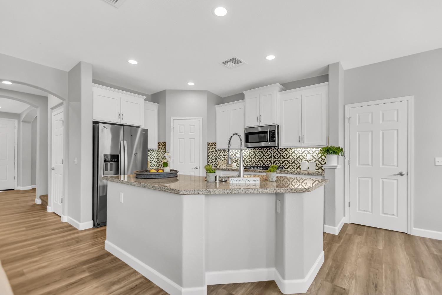 Detail Gallery Image 22 of 68 For 5409 Friesian Way, Elk Grove,  CA 95757 - 4 Beds | 2/1 Baths