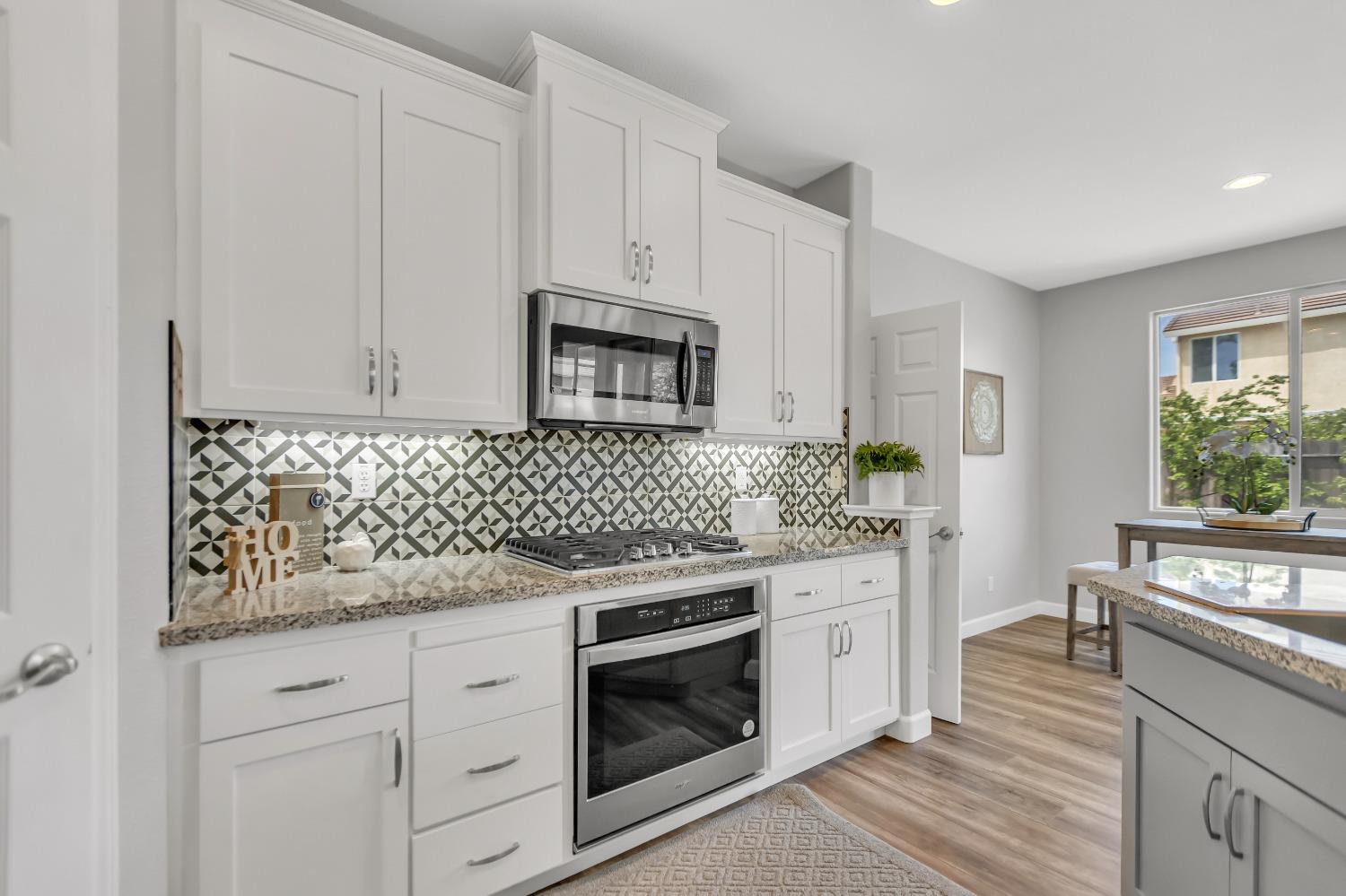 Detail Gallery Image 15 of 68 For 5409 Friesian Way, Elk Grove,  CA 95757 - 4 Beds | 2/1 Baths