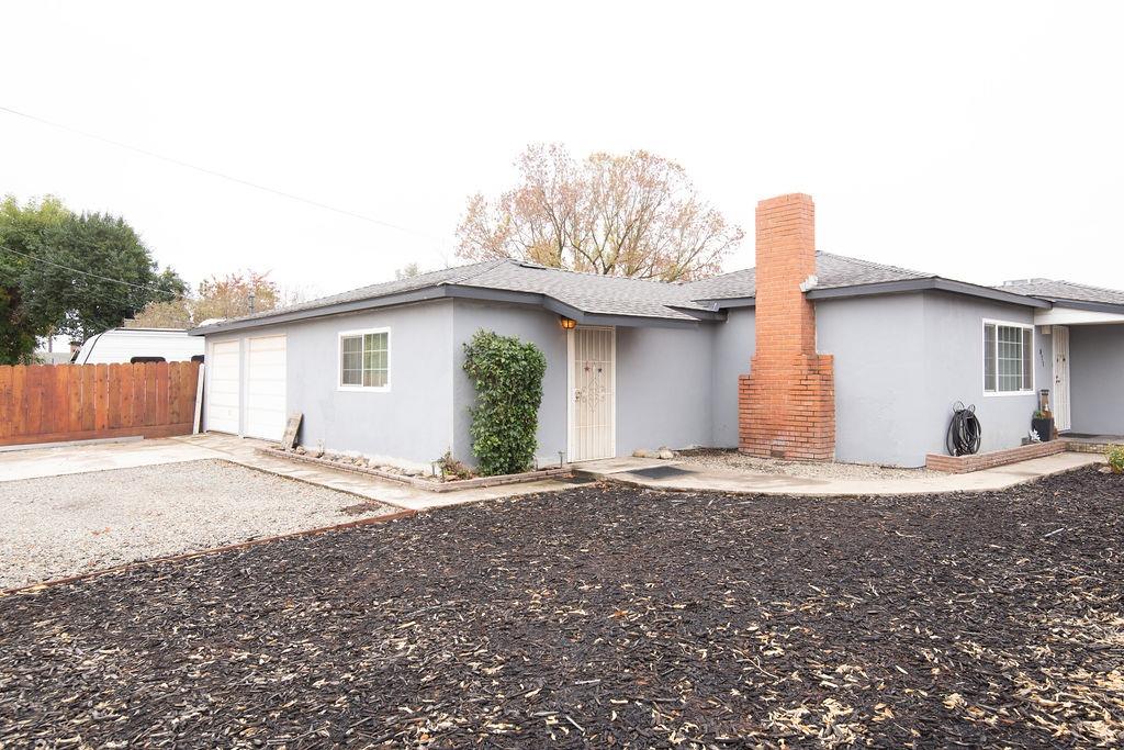 Detail Gallery Image 3 of 28 For 871 E D St, Oakdale,  CA 95361 - 3 Beds | 2 Baths