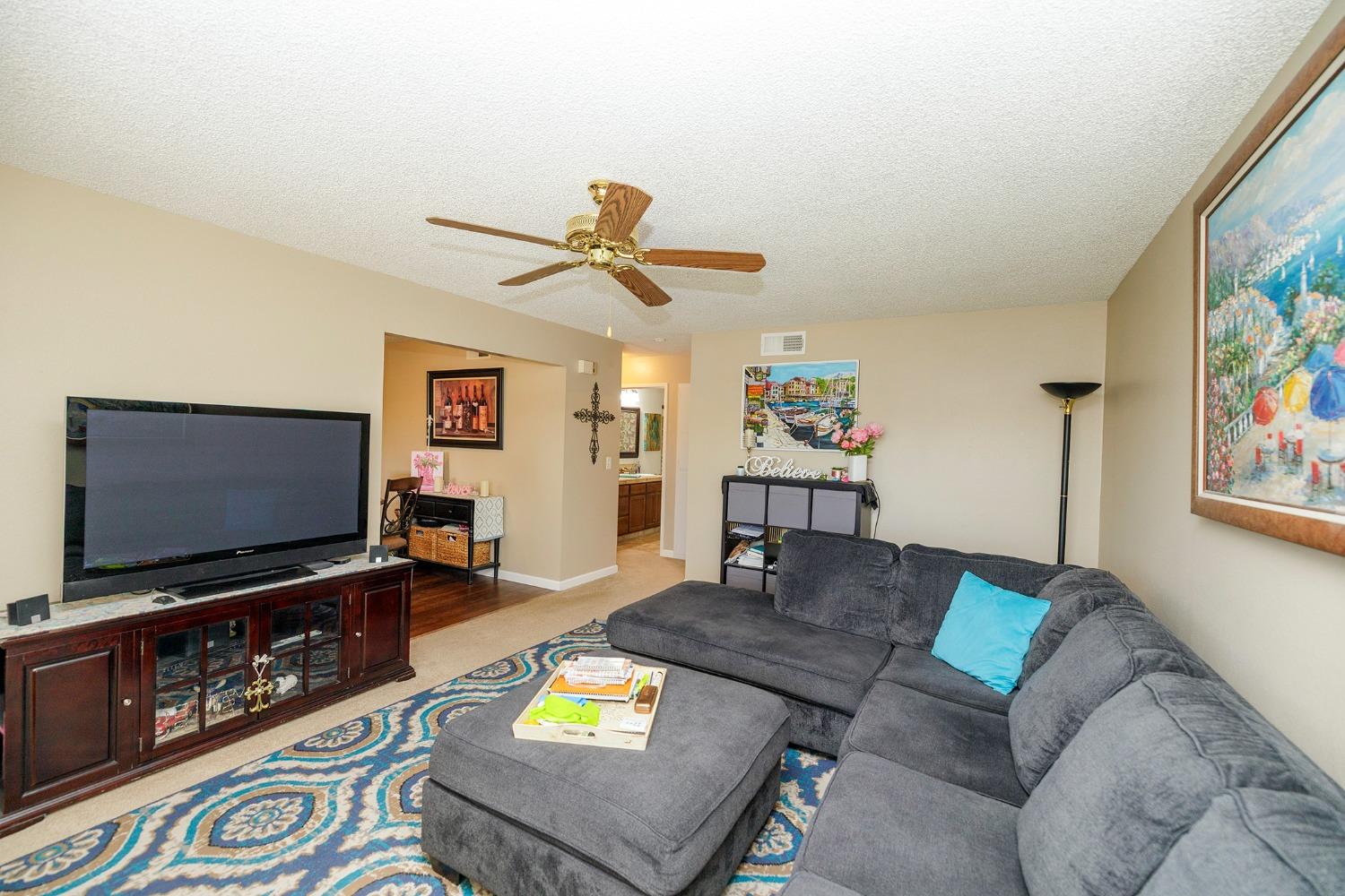 N Lincoln Avenue, Manteca, California image 8