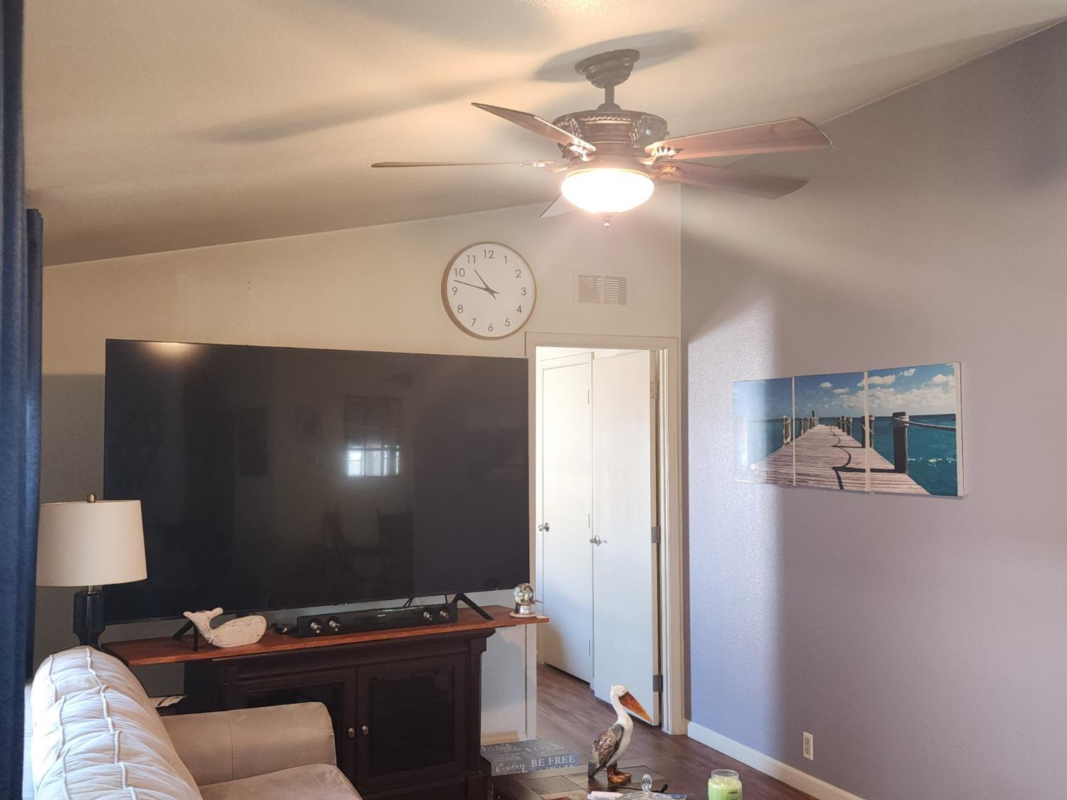 Detail Gallery Image 7 of 11 For 75 La Esperanza Way, Yuba City,  CA 95993 - 3 Beds | 2 Baths