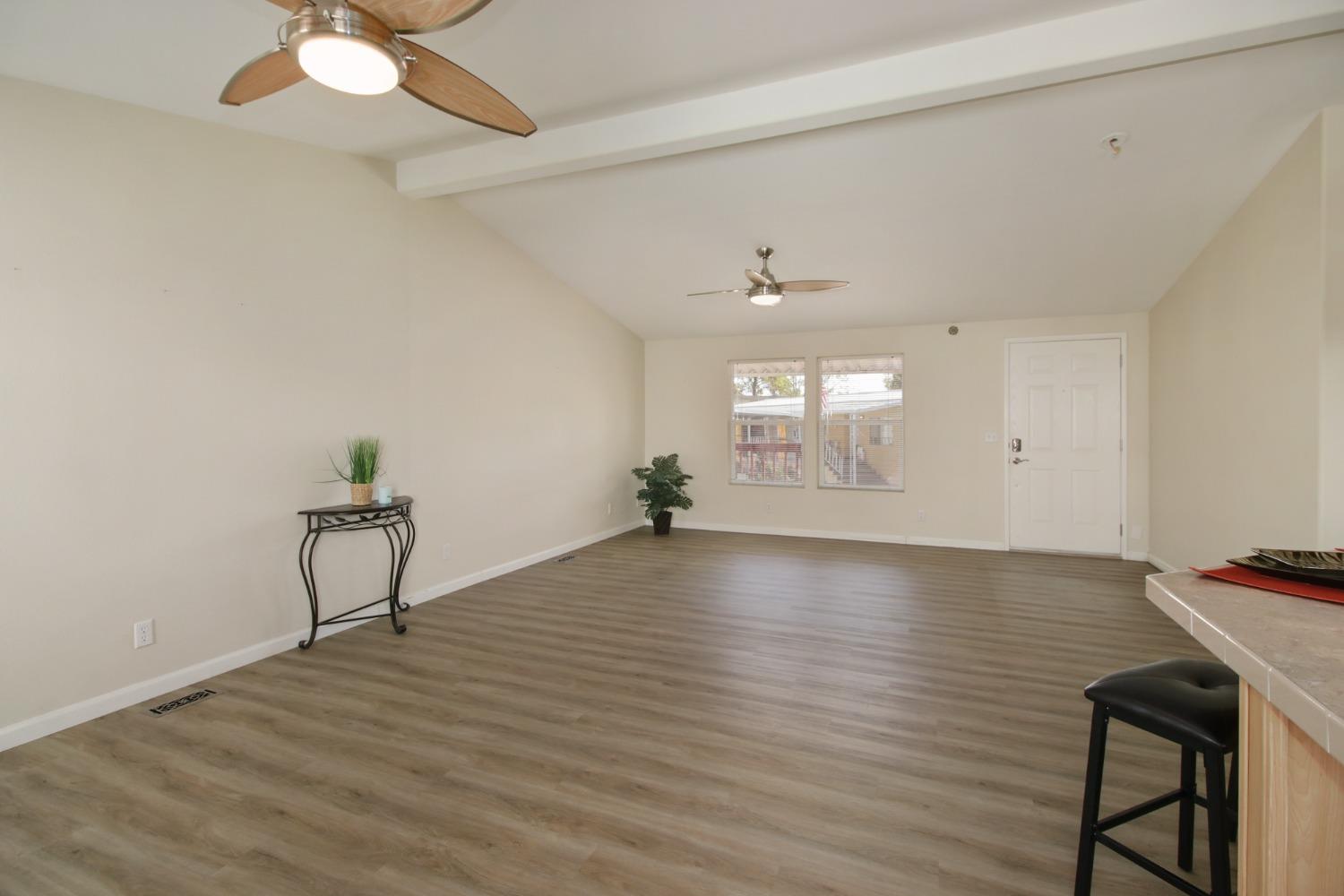 Detail Gallery Image 4 of 18 For 190 Saxton Cir 190, Citrus Heights,  CA 95621 - 2 Beds | 2 Baths