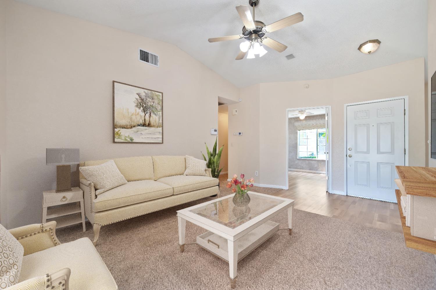 Detail Gallery Image 8 of 39 For 8211 Montreux Way, Sacramento,  CA 95828 - 3 Beds | 2 Baths