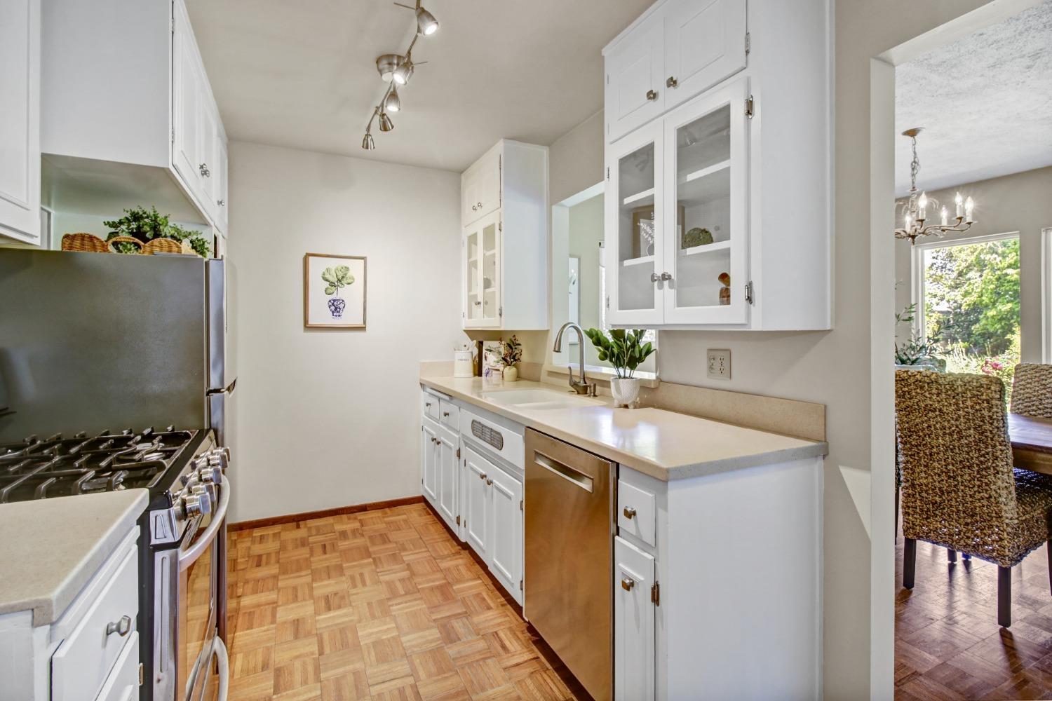 Detail Gallery Image 12 of 73 For 1837 Drew Ct, Carmichael,  CA 95608 - 4 Beds | 2 Baths