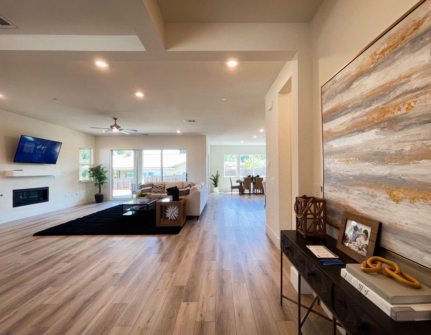 Detail Gallery Image 4 of 55 For 8642 Zinfandel Pkwy, Plymouth,  CA 95669 - 3 Beds | 3/1 Baths