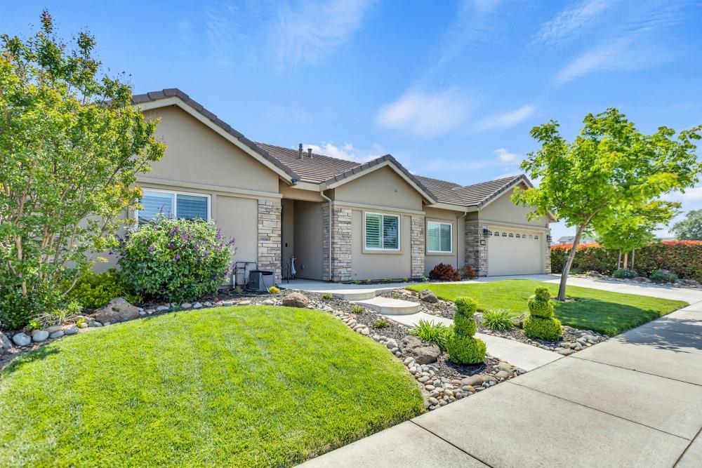 Detail Gallery Image 3 of 56 For 745 Parkridge Dr, Galt,  CA 95632 - 3 Beds | 2/1 Baths