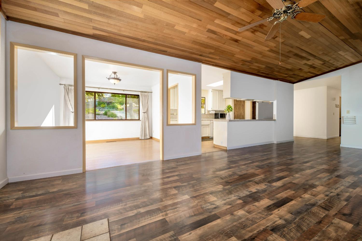 Detail Gallery Image 15 of 54 For 20029 Echo Blue Dr, Penn Valley,  CA 95946 - 3 Beds | 2 Baths