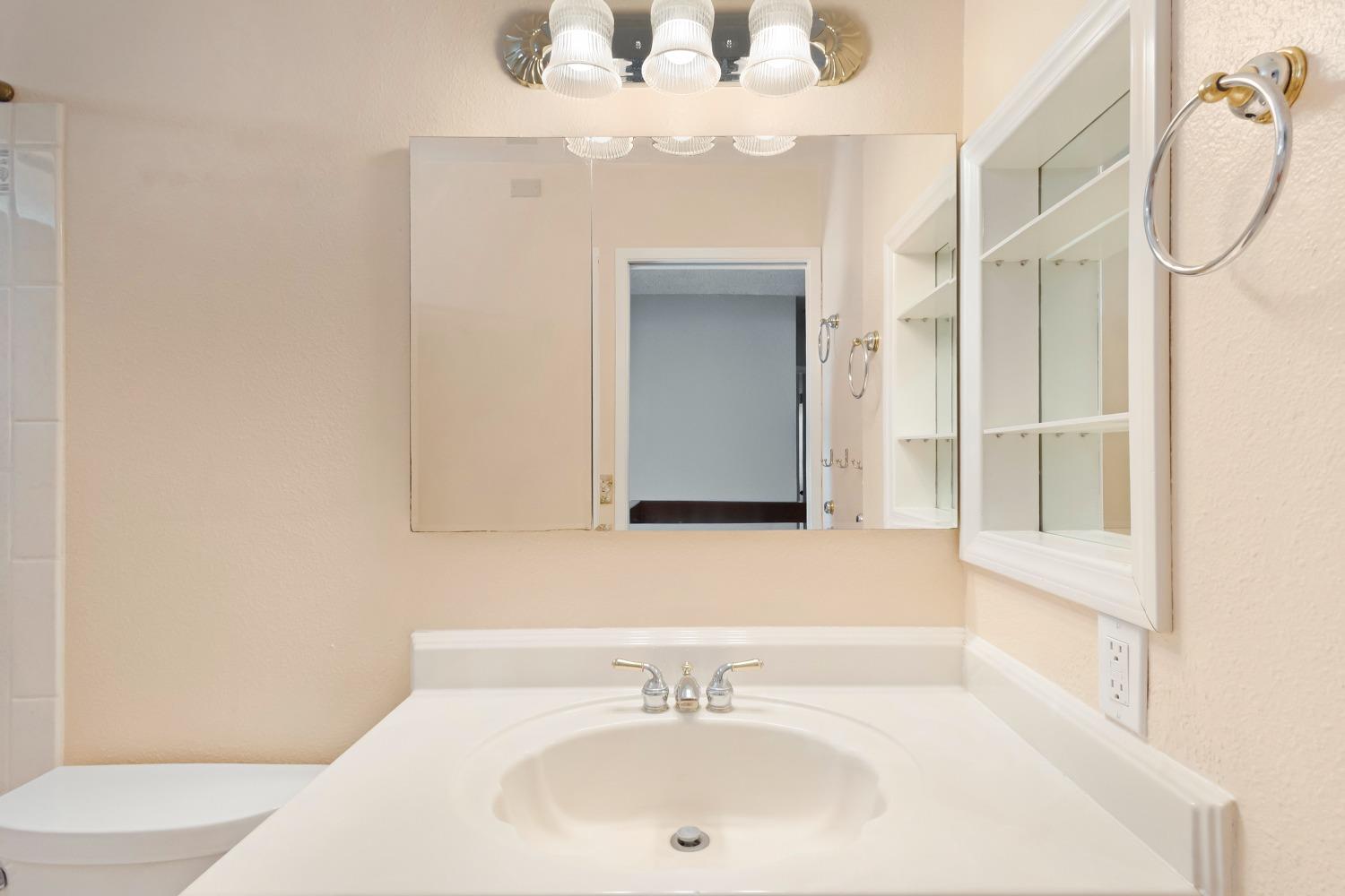 Detail Gallery Image 23 of 52 For 6627 Creekmont Way, Citrus Heights,  CA 95621 - 4 Beds | 2/1 Baths
