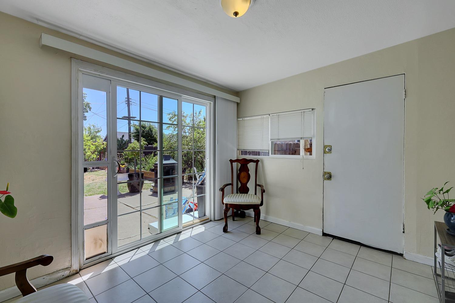 Detail Gallery Image 27 of 47 For 7612 Beth, Sacramento,  CA 95832 - 3 Beds | 2 Baths