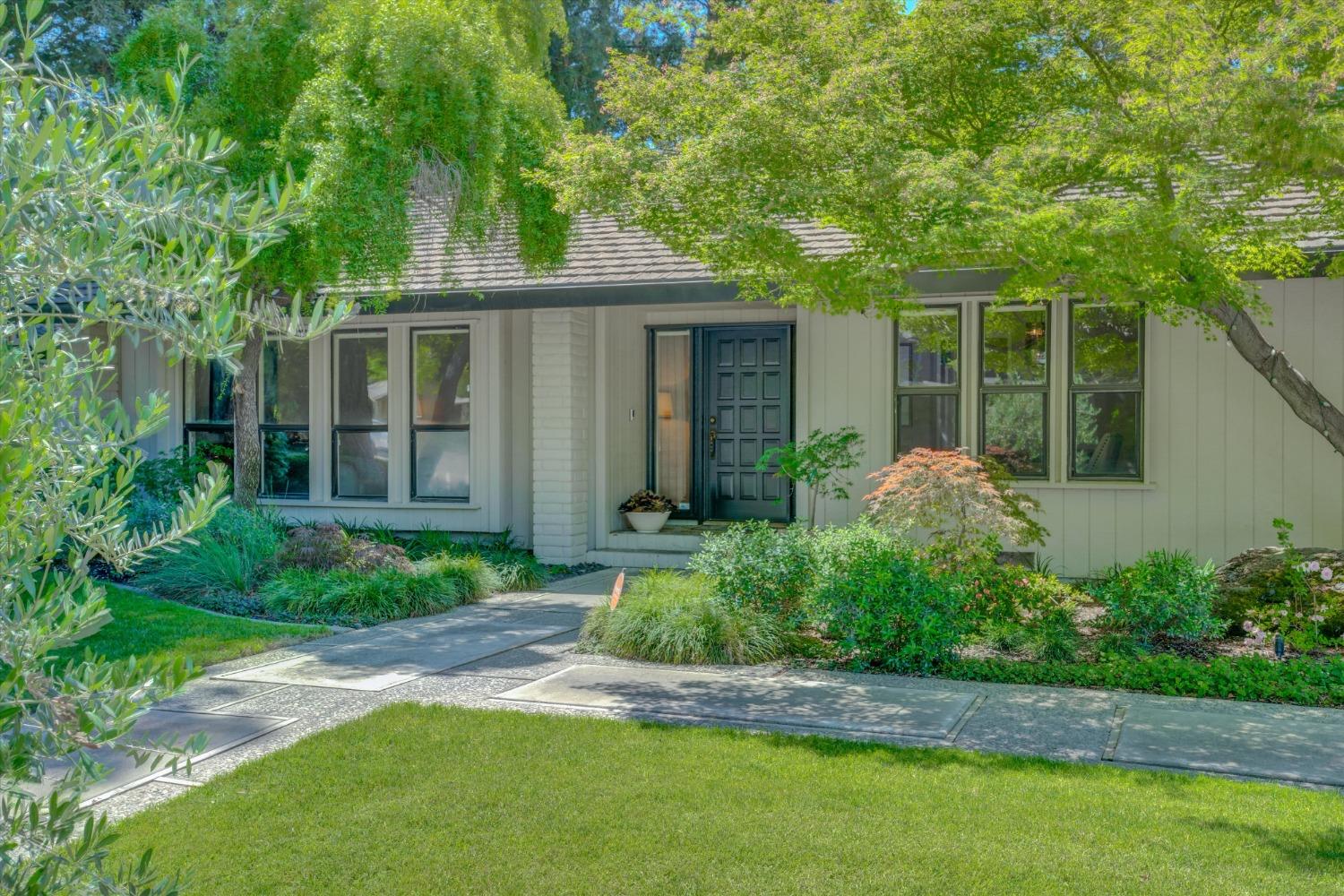 Detail Gallery Image 5 of 52 For 1900 Simon Dr, Turlock,  CA 95382 - 4 Beds | 2/1 Baths
