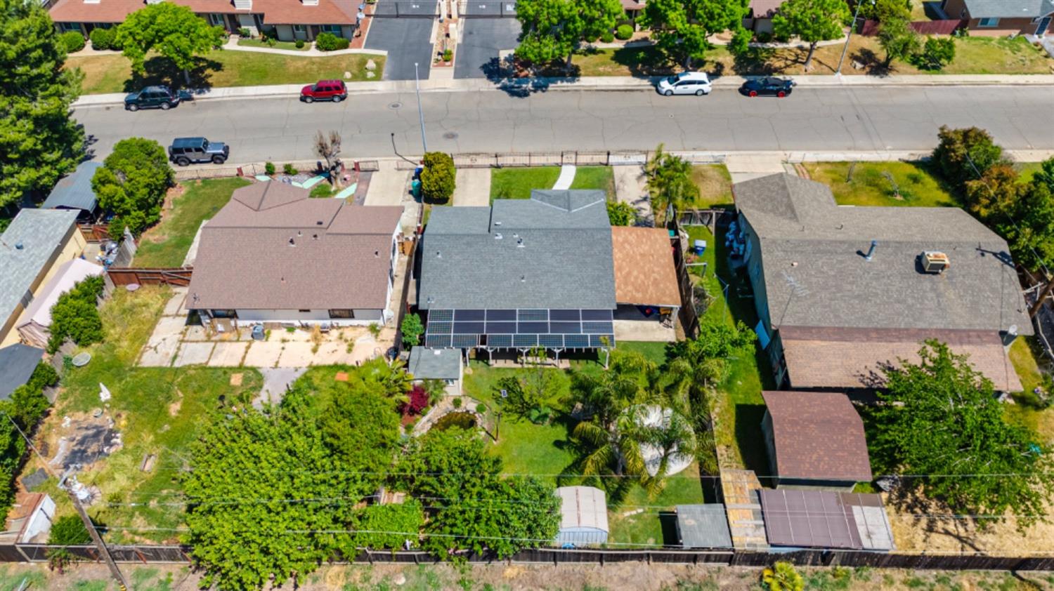 Detail Gallery Image 5 of 34 For 2349 Pinedale Ave, Merced,  CA 95348 - 3 Beds | 2 Baths