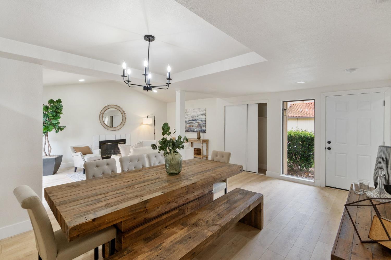 Detail Gallery Image 3 of 25 For 6872 Calvine Rd, Sacramento,  CA 95823 - 3 Beds | 2/1 Baths