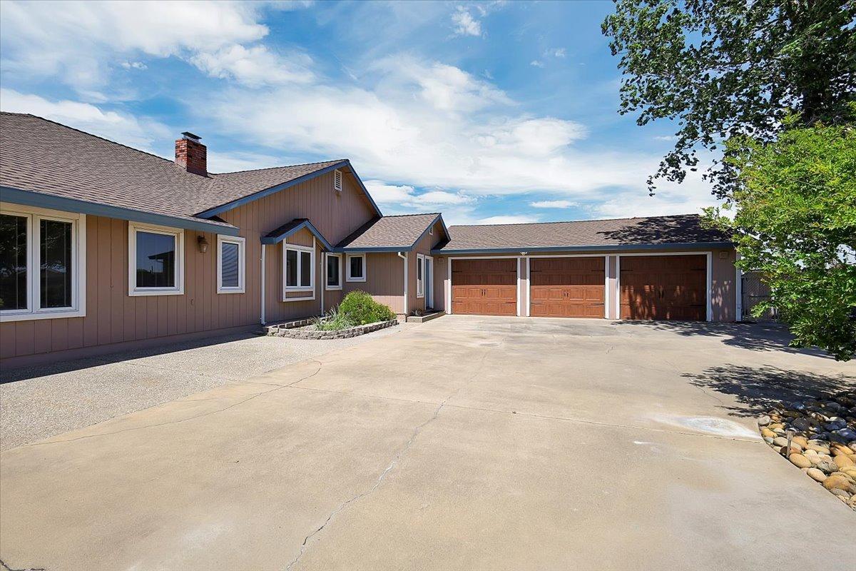 Detail Gallery Image 11 of 99 For 1721 Starr St, Yuba City,  CA 95993 - 5 Beds | 3 Baths