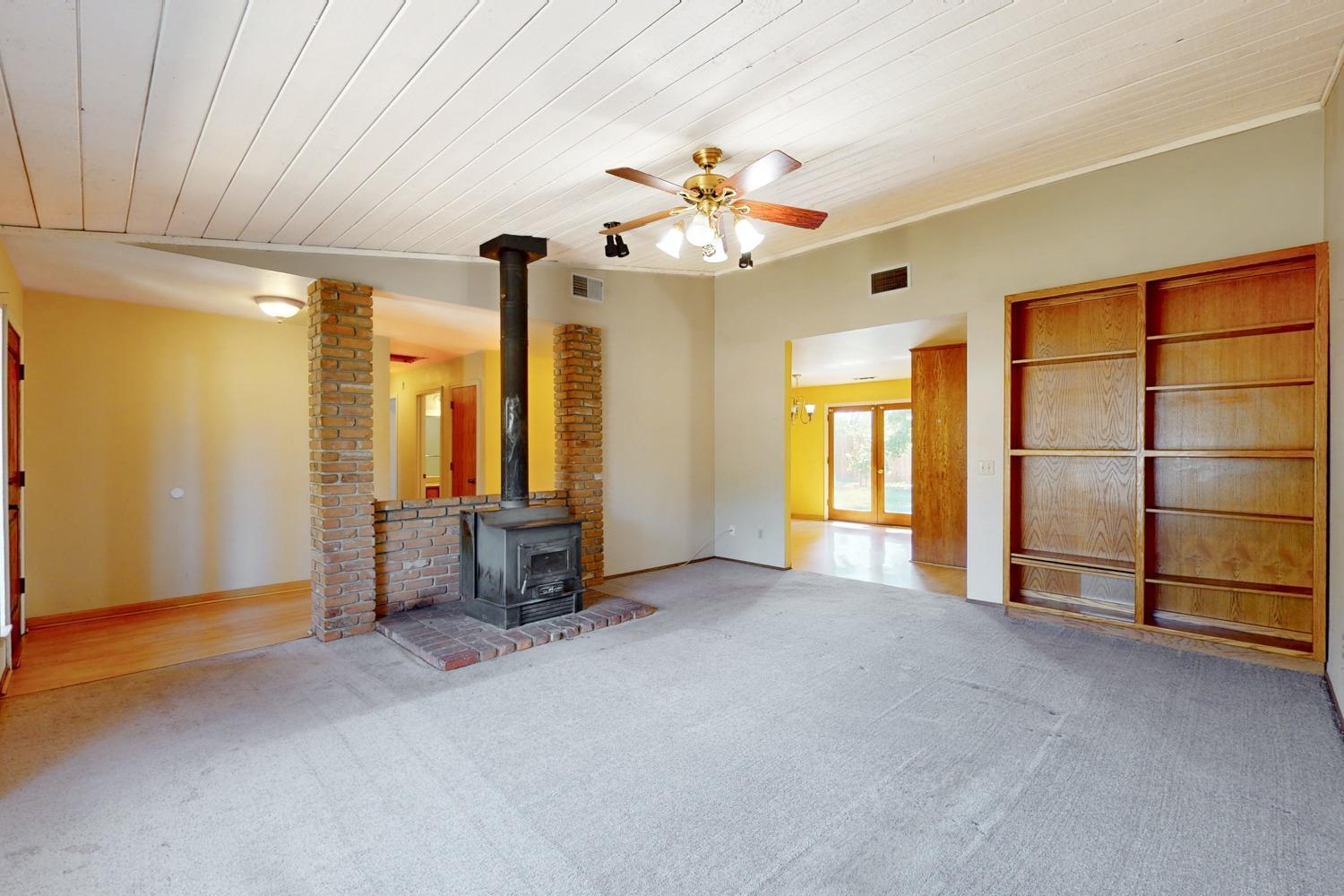 Detail Gallery Image 8 of 37 For 338 Rose Ln, Yuba City,  CA 95993 - 3 Beds | 2 Baths