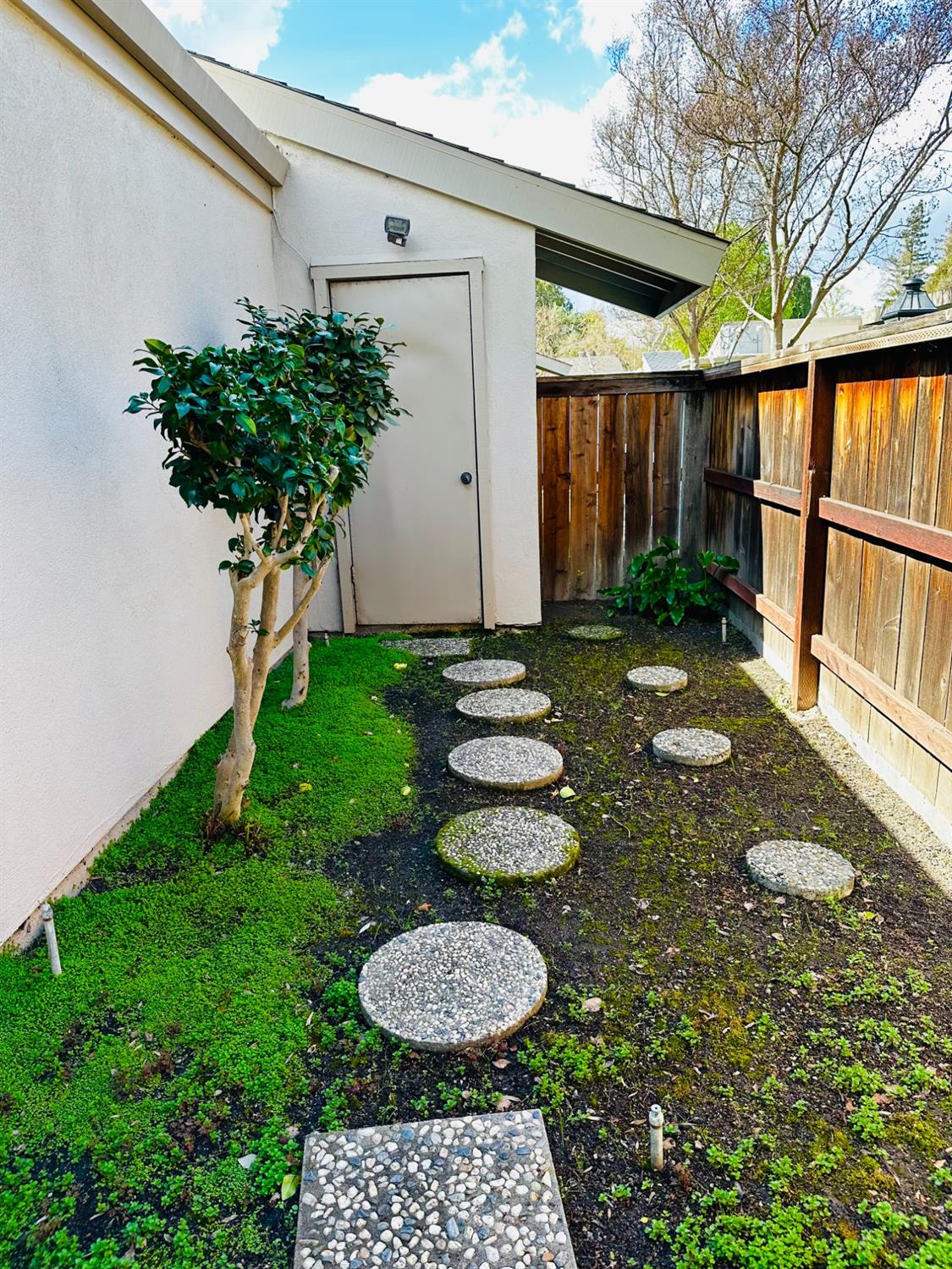 Detail Gallery Image 2 of 26 For 3524 W Benjamin Holt Dr, Stockton,  CA 95219 - 2 Beds | 2 Baths