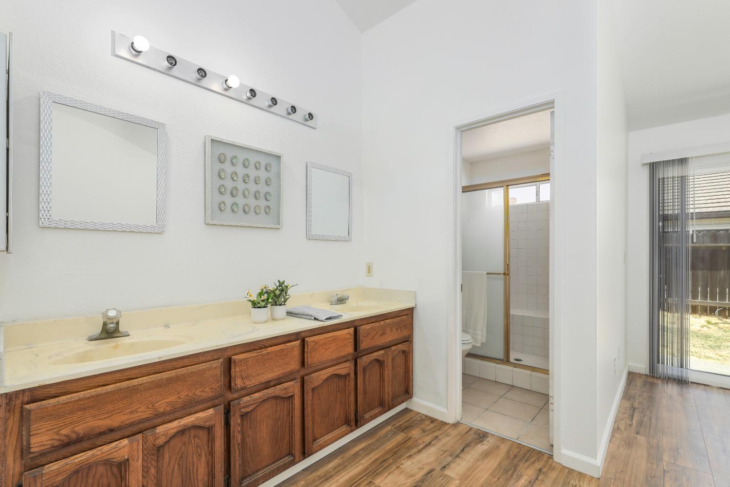 Detail Gallery Image 18 of 29 For 8004 Parkgate Way, Sacramento,  CA 95828 - 4 Beds | 2 Baths