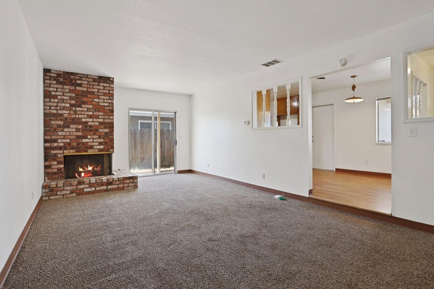 Detail Gallery Image 13 of 33 For 1806 Larkspur Ln, Ceres,  CA 95307 - 3 Beds | 2 Baths