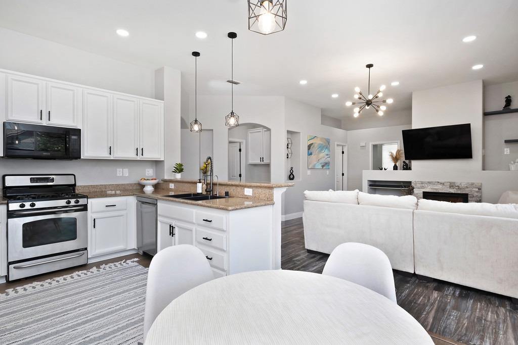 Detail Gallery Image 12 of 32 For 1129 Twinberry St, Plumas Lake,  CA 95961 - 3 Beds | 2 Baths