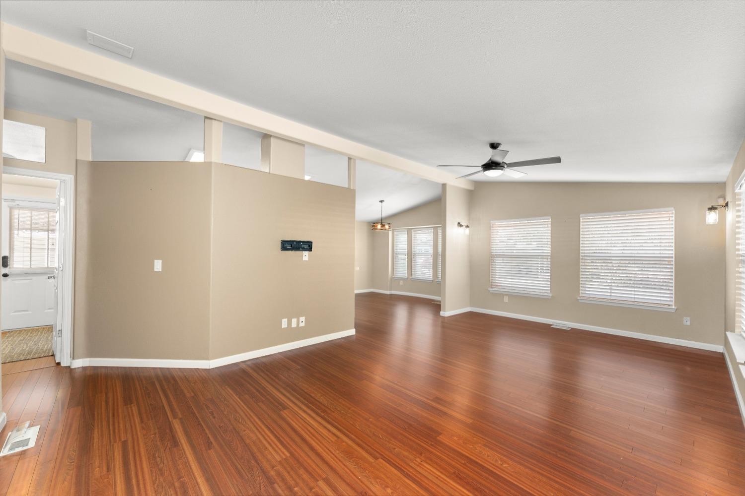 Detail Gallery Image 13 of 58 For 136 Pinebrook Dr, Folsom,  CA 95630 - 2 Beds | 2 Baths