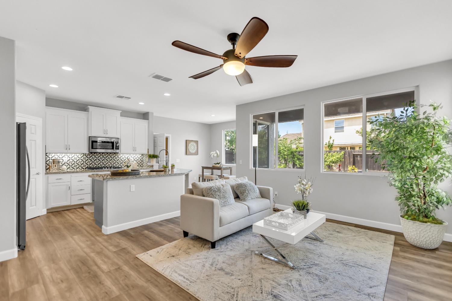 Detail Gallery Image 13 of 68 For 5409 Friesian Way, Elk Grove,  CA 95757 - 4 Beds | 2/1 Baths