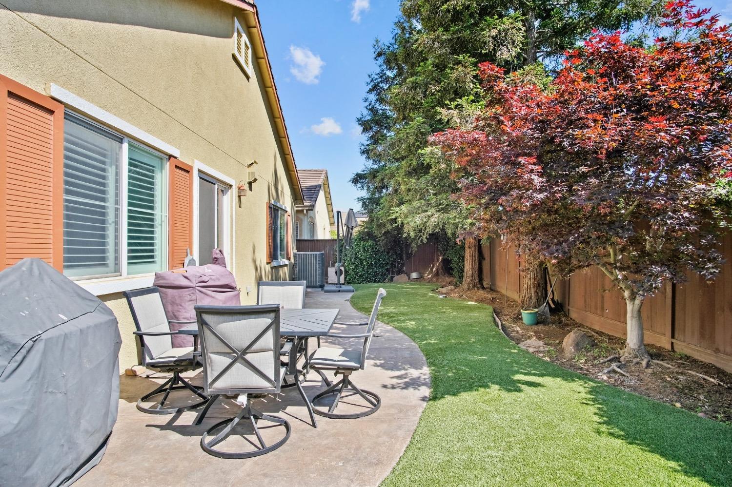Detail Gallery Image 17 of 19 For 561 Branding Iron St, Oakdale,  CA 95361 - 3 Beds | 3 Baths