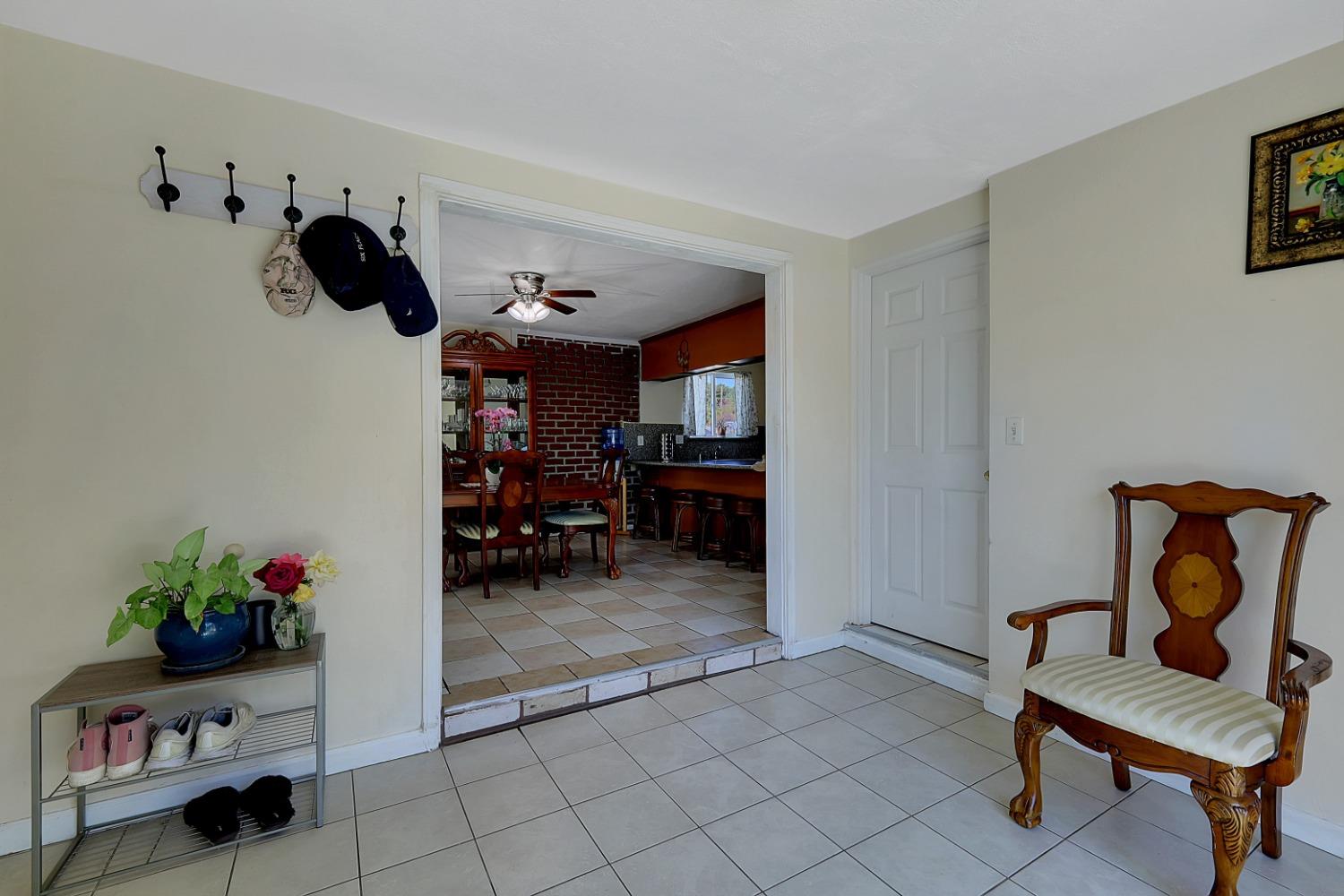 Detail Gallery Image 28 of 47 For 7612 Beth, Sacramento,  CA 95832 - 3 Beds | 2 Baths
