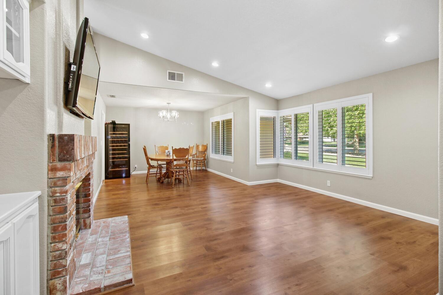 Detail Gallery Image 8 of 76 For 8348 Polo Crosse Ave, Sacramento,  CA 95829 - 5 Beds | 4 Baths